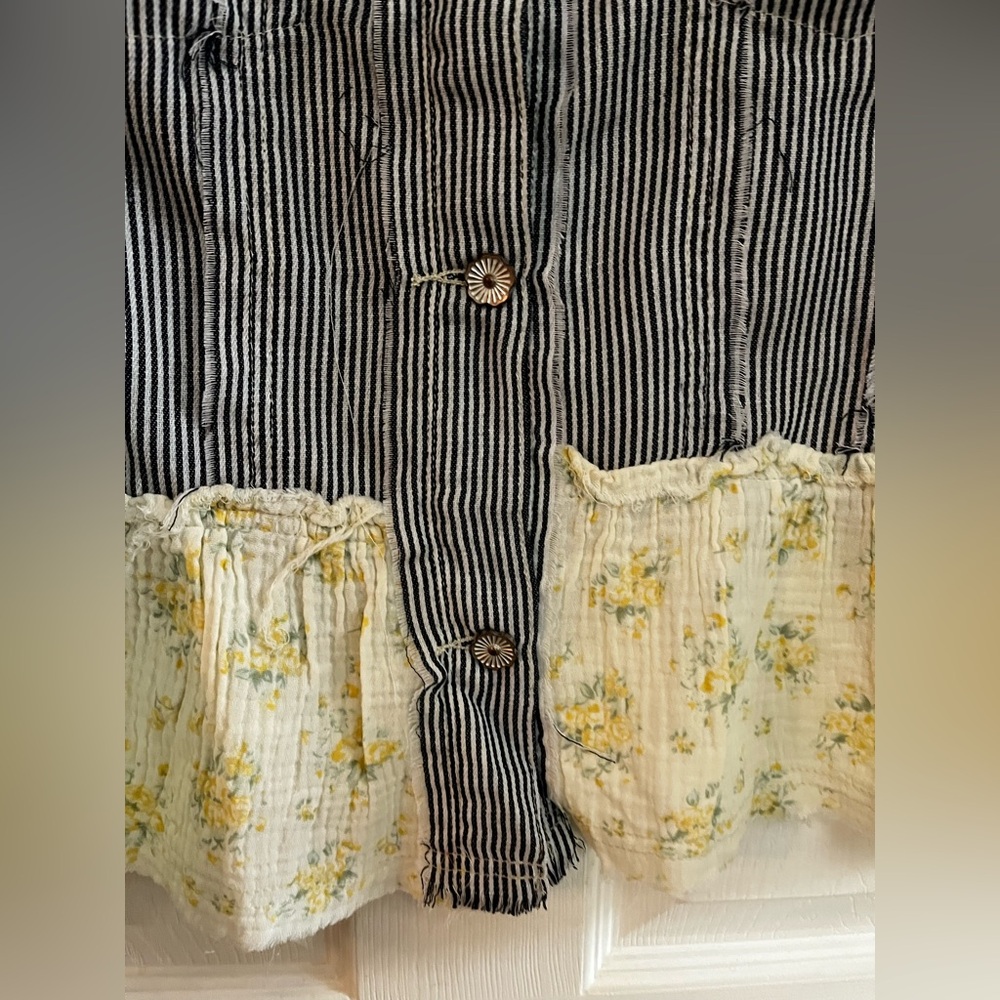POL/Women’s NWOT light denim Navy and White Striped Floral Patched Jacket sizeM - Picture 6 of 10